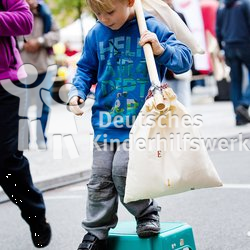 Das Deutsche Kinderhilfswerk koordiniert den jährlichen Weltspieltag in Deutschland.