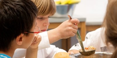 Das Deutsche Kinderhilfswerk trägt mit seinem Ernährungsfonds zu einer gesunden Ernährung von Kindern bei.
