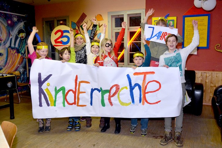 Das Deutsche Kinderhilfswerk nimmt das Jubiläum der Kinderrechte zum Anlass, mit einer deutschlandweiten Aktion die Bekanntheit der Kinderrechte zu steigern.