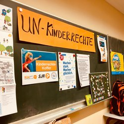 Aktion 30 Jahre Kinderrechte: Kinderrechteschule Grundschule am Humboldtring, Potsdam